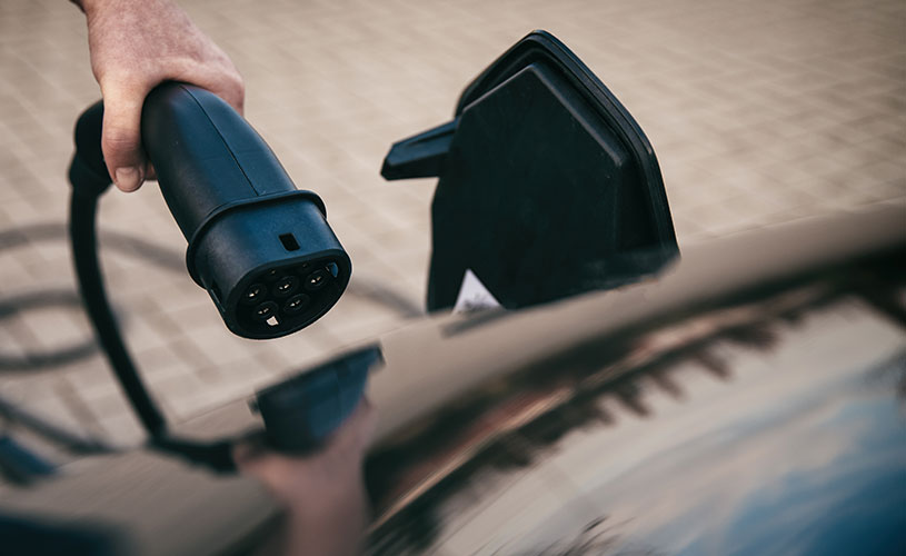 Ladekabel und Buchse von E-Auto.